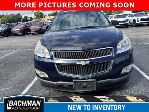 Used 2012 Chevrolet Traverse LS FWD image 2
