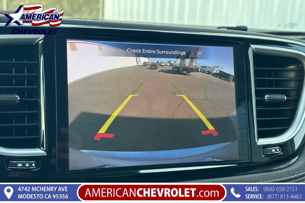 Used 2023 Chrysler Pacifica Touring-L FWD image 28