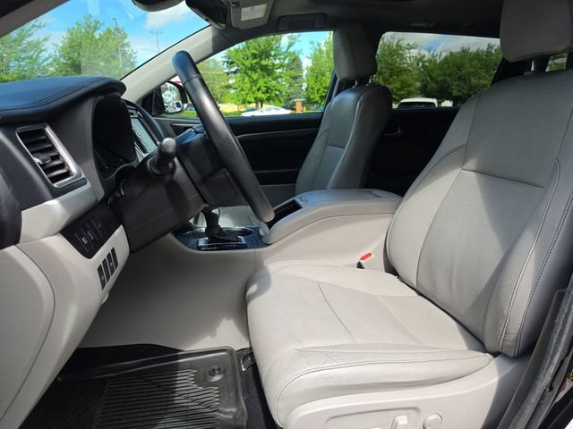 Used 2018 Toyota Highlander Limited FWD image 9