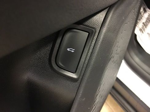 New 2026 Chevrolet Equinox ACTIV w/ Convenience Package III image 38