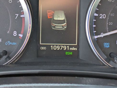 Used 2019 Toyota Highlander Limited image 23