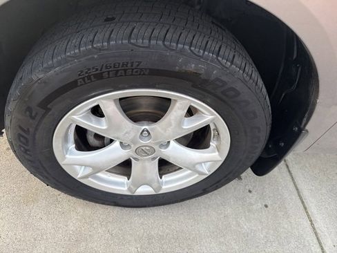 Used 2011 Nissan Rogue SV w/ Premium Pkg image 15