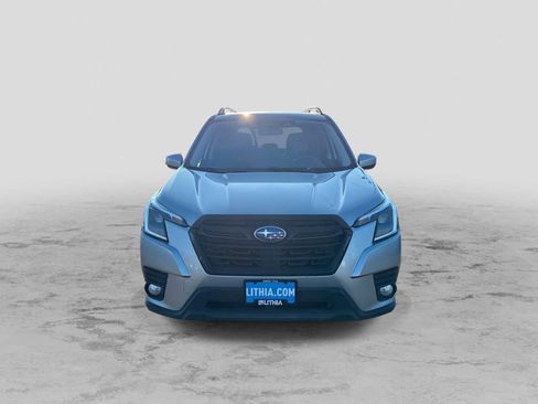 Used 2022 Subaru Forester Premium image 3