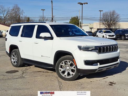 Used 2022 Jeep Wagoneer Series II image 1