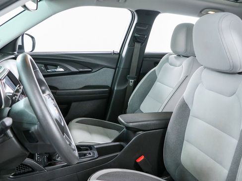 Used 2021 Chevrolet TrailBlazer LT w/ Sun and Liftgate Package FWD image 24