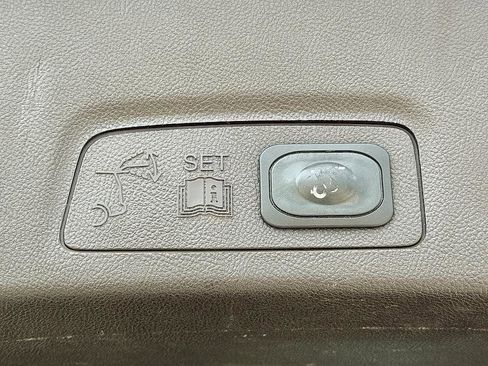 Used 2019 Lincoln MKC Select w/ Select Plus Package image 17