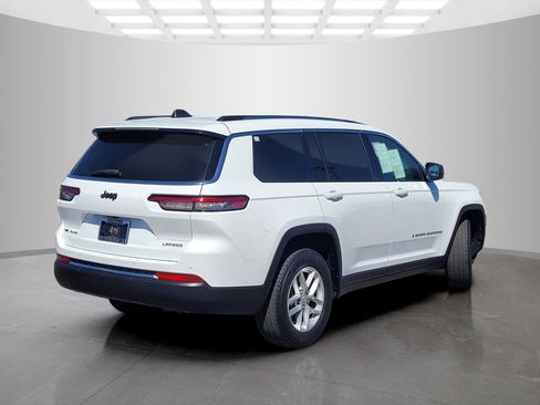 Used 2021 Jeep Grand Cherokee L Laredo w/ Luxury Tech Group I image 4