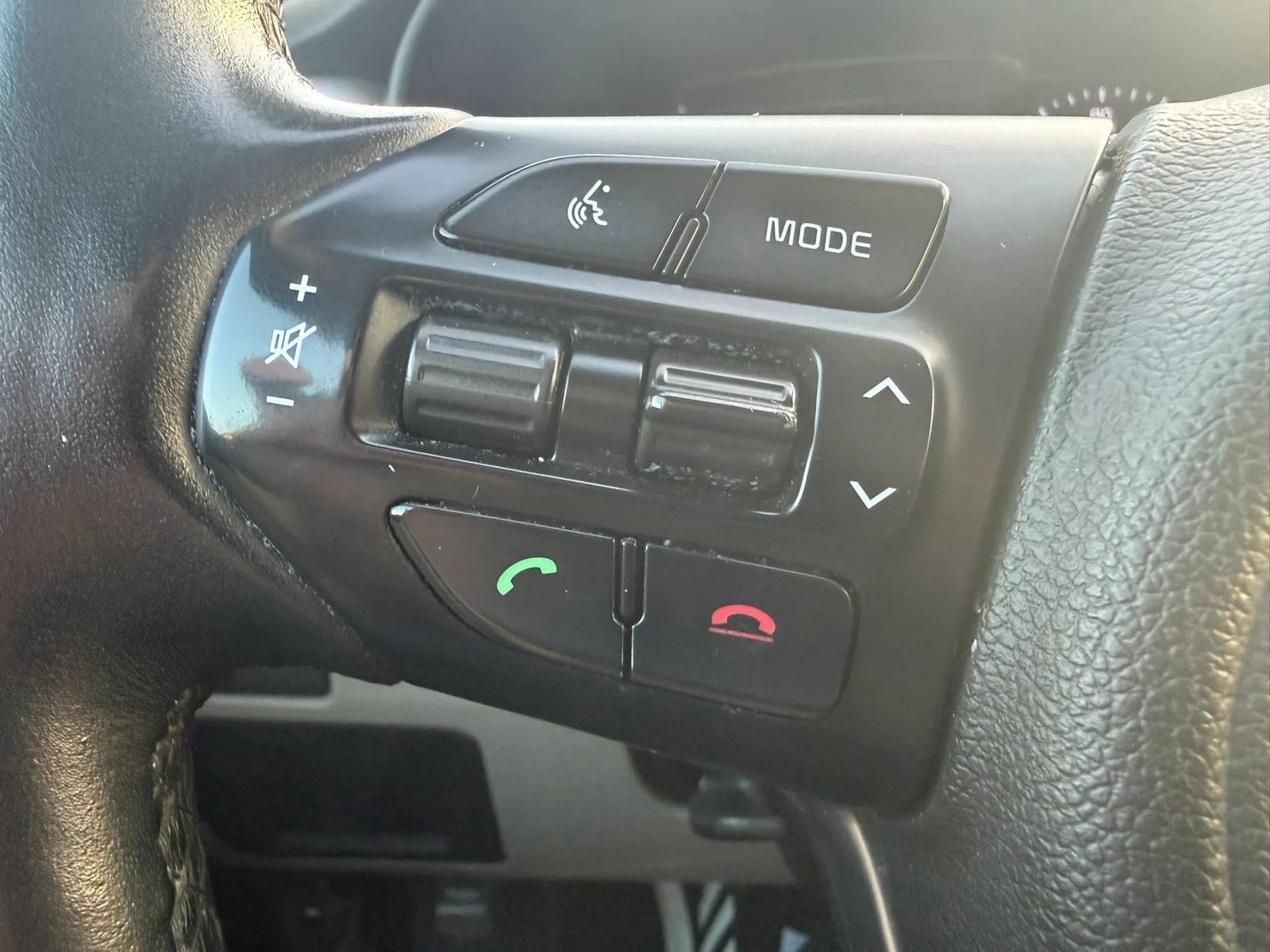 Used 2018 Kia Sorento FWD image 17