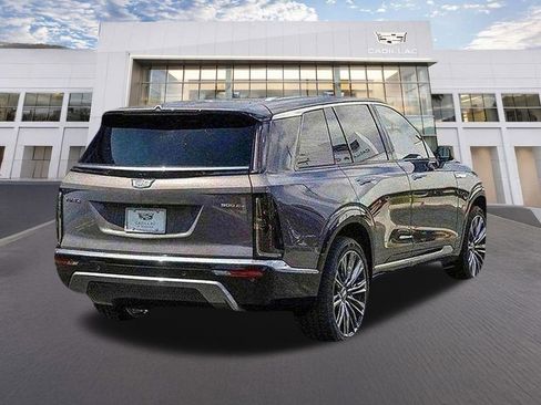 Used 2026 Cadillac Vistiq Premium Luxury AWD/4WD image 4