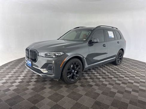 Used 2022 BMW X7 xDrive40i w/ Executive Package image 4