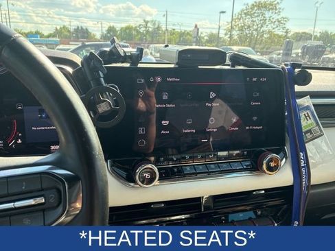 Used 2024 GMC Canyon AT4X w/ AT4X AEV Edition image 10