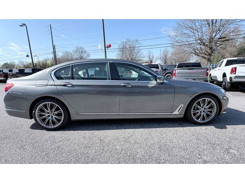 Used 2016 BMW 740i 740i image 4