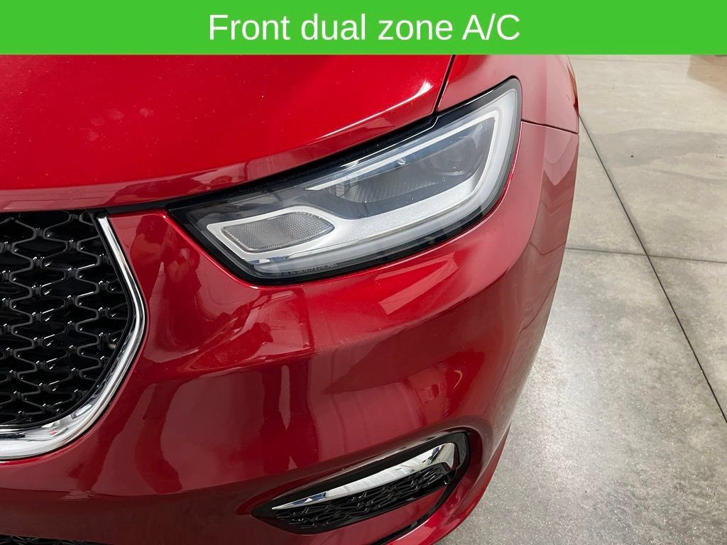 Used 2025 Chrysler Pacifica Select FWD image 15