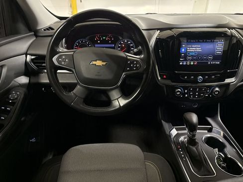 Used 2021 Chevrolet Traverse LT FWD image 11