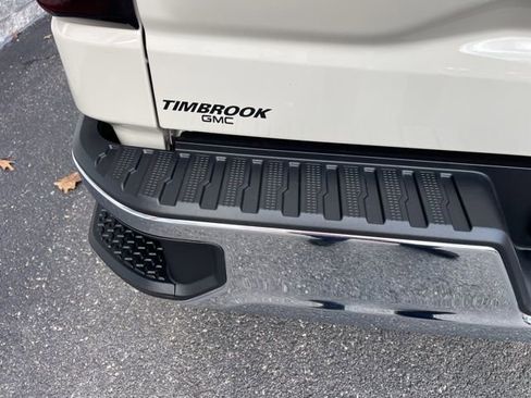 New 2026 GMC Sierra 1500 SLE image 13