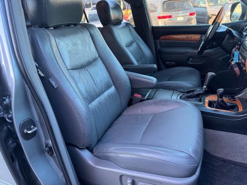 Used 2004 Lexus GX 470 Base 4WD 4dr SUV image 27