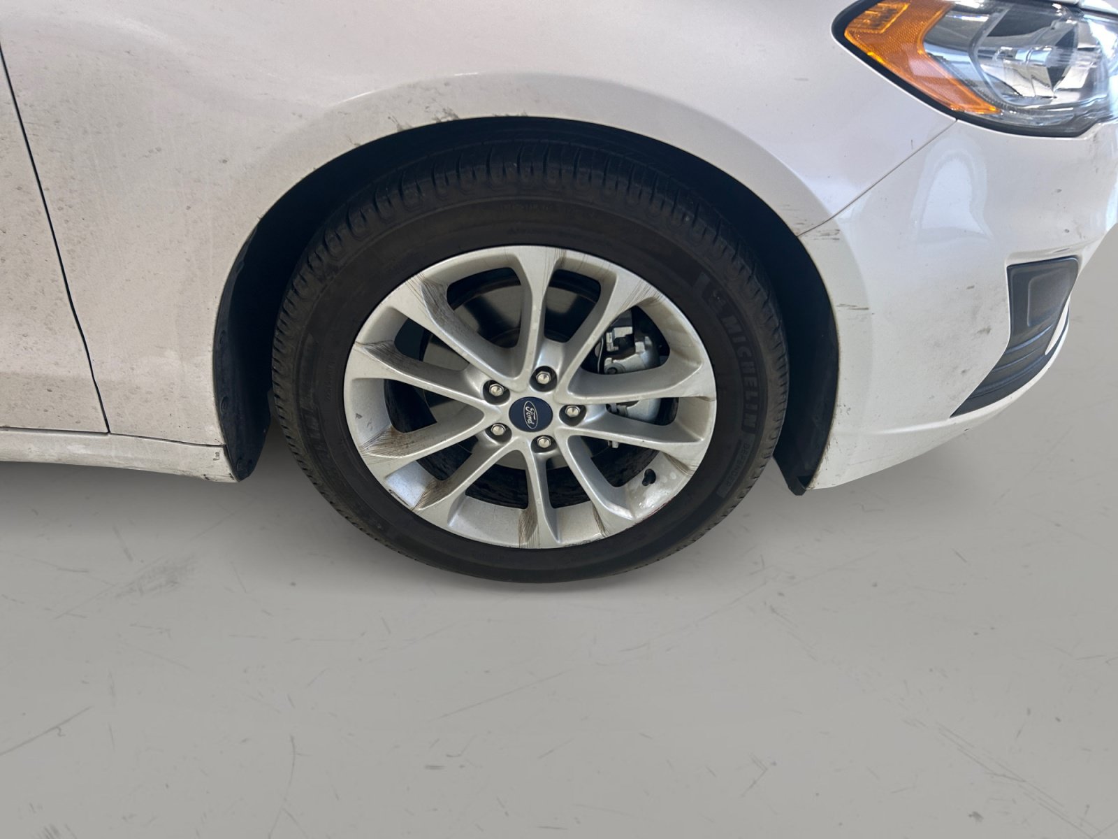 Used 2019 Ford Fusion SE FWD image 9