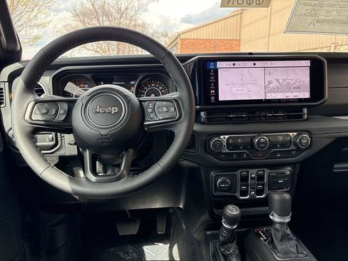 Used 2026 Jeep Gladiator Sport AWD/4WD image 21