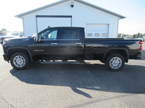 Certified 2023 Chevrolet Silverado 3500 High Country w/ Technology Package image 8