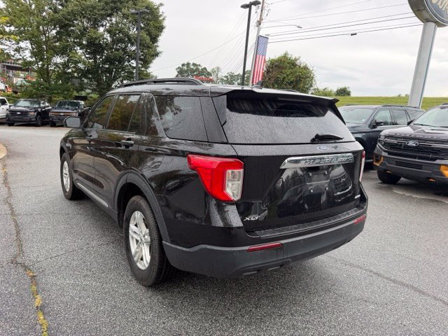 Used 2022 Ford Explorer XLT AWD/4WD image 3