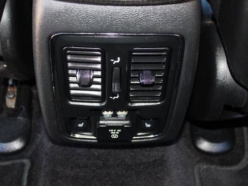 Used 2017 Jeep Grand Cherokee Limited w/ Luxury Group II RWD image 27