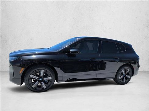 Used 2024 BMW iX xDrive50 w/ Premium Package AWD/4WD image 9