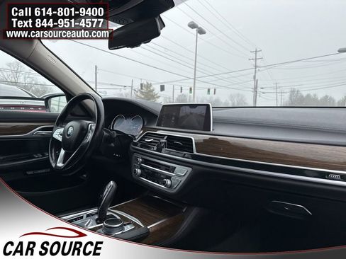 Used 2018 BMW 750i xDrive AWD/4WD image 47