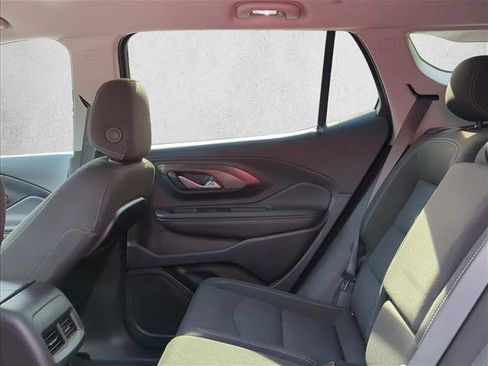 Used 2024 GMC Terrain SLE image 17