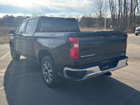 Used 2025 Chevrolet Silverado 1500 LT image 3