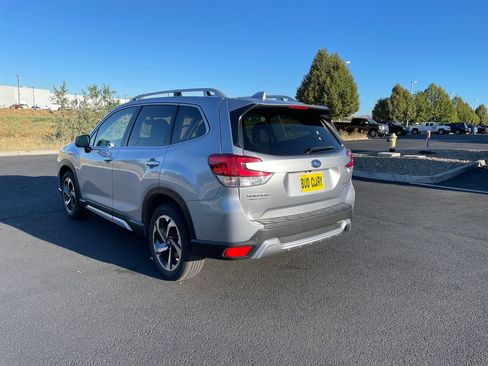 Used 2023 Subaru Forester Touring w/ Popular Package #3 AWD/4WD image 5