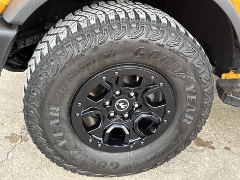 Used 2022 Ford Bronco Wildtrak image 11