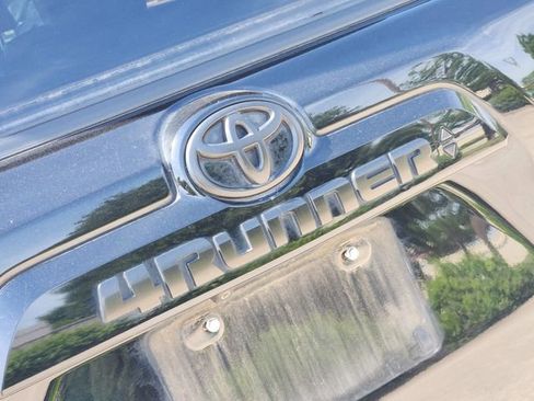 Used 2021 Toyota 4Runner Venture AWD/4WD image 11