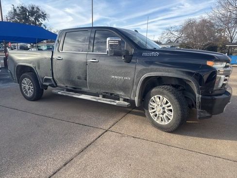 Used 2022 Chevrolet Silverado 2500 High Country image 2