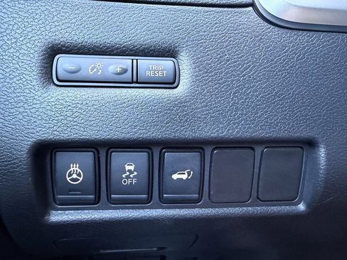 Used 2018 Nissan Murano SL w/ Moonroof Package image 26