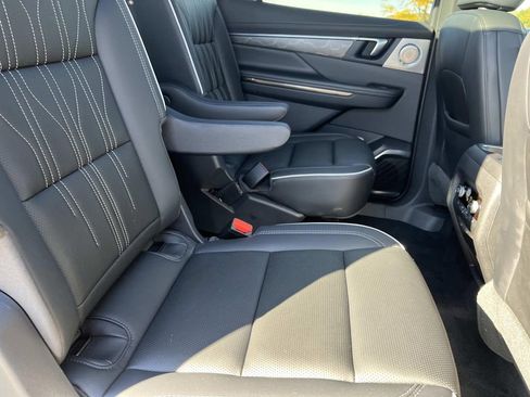 Used 2025 Buick Enclave Avenir w/ Trailering Package, 5000 lbs. image 21