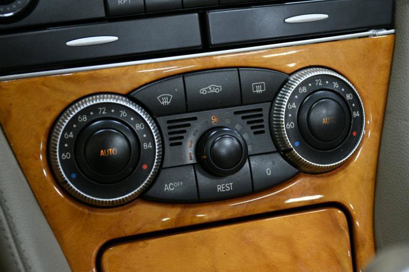Used 2008 Mercedes-Benz SL 550 w/ P1 Pkg image 40