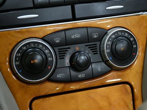 Used 2008 Mercedes-Benz SL 550 w/ P1 Pkg image 40