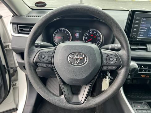 Used 2021 Toyota RAV4 LE AWD/4WD image 14