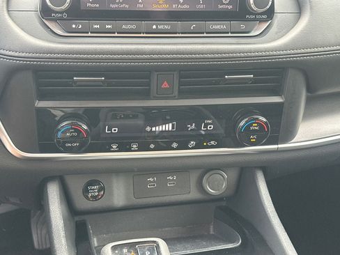 Used 2025 Nissan Rogue SV AWD/4WD image 32