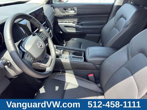 Used 2026 Nissan Pathfinder SL FWD image 10