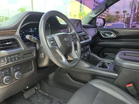 Used 2022 Chevrolet Tahoe Z71 w/ Luxury Package AWD/4WD image 12