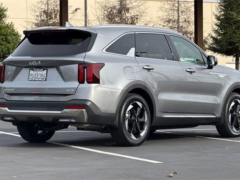 Certified 2025 Kia Sorento SX Prestige image 5