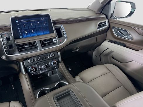 Used 2023 Chevrolet Tahoe Z71 w/ Z71 Off-Road Package AWD/4WD image 23