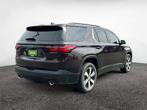 Used 2022 Chevrolet Traverse LT w/ LT Premium Package image 5