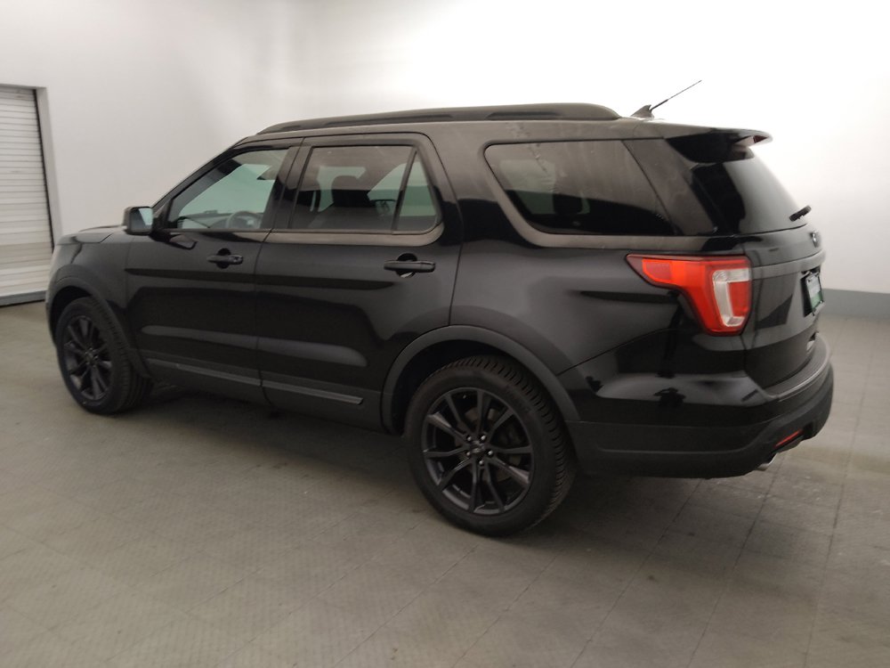 Used 2019 Ford Explorer XLT w/ Equipment Group 202A AWD/4WD image 3