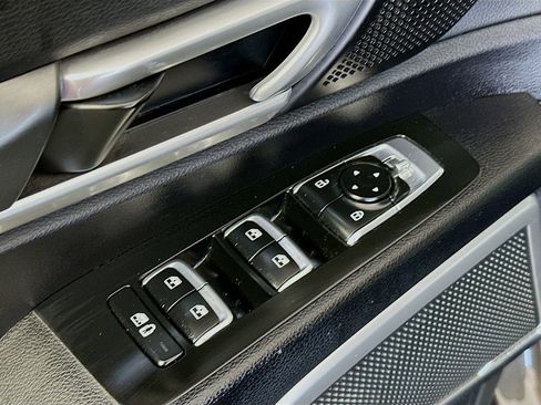 Used 2020 Kia Telluride S w/ S 8 Passenger Seating Package AWD/4WD image 17