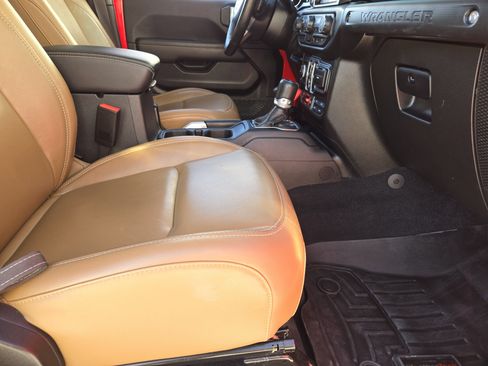 Used 2021 Jeep Wrangler Unlimited Rubicon 4xe w/ Steel Bumper Group image 17