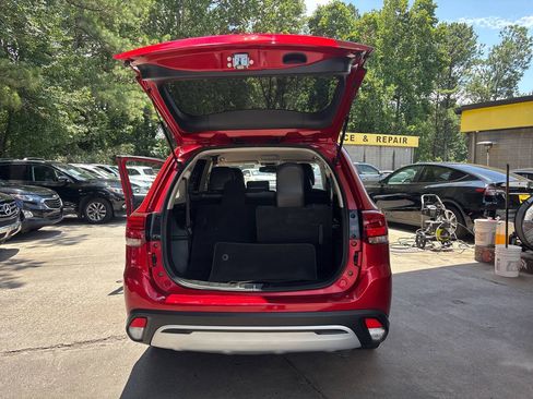 Used 2020 Mitsubishi Outlander SE FWD image 17