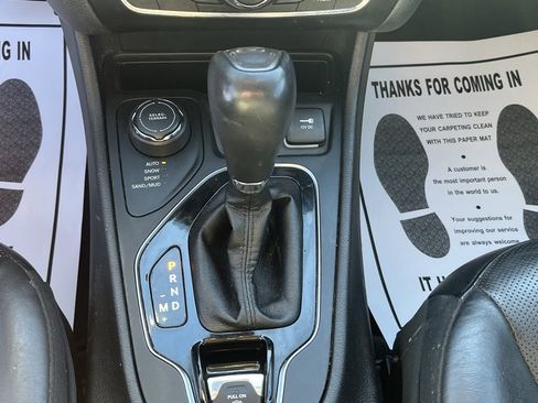 Used 2019 Jeep Cherokee Limited w/ Technology Group image 15