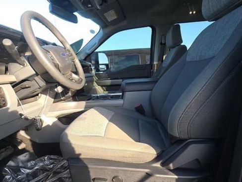 Used 2025 Ford F350 XLT w/ Black Appearance Package image 4